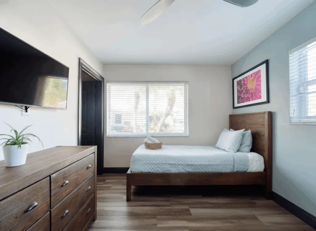 THD FL Detox Inpatient Bedroom
