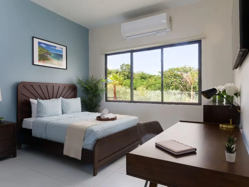Habitación para pacientes ingresados en The Haven Detox Puerto Rico, en Aguadilla (Puerto Rico).