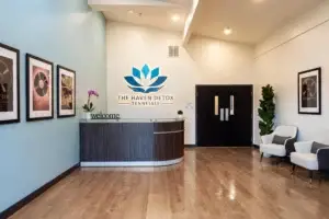 Vestíbulo principal de The Haven Detox Tennessee, en Madison